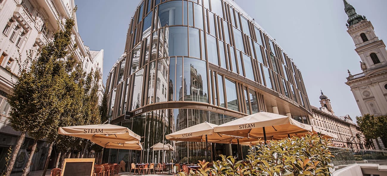 Szervita Square Building, Budapest